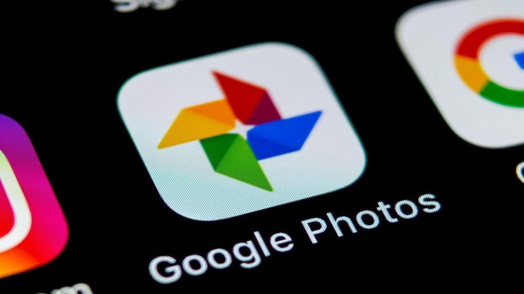 دانلود و ذخیره عکس از گوگل فوتو (Google Photos) در گوشی و کامپیوتر