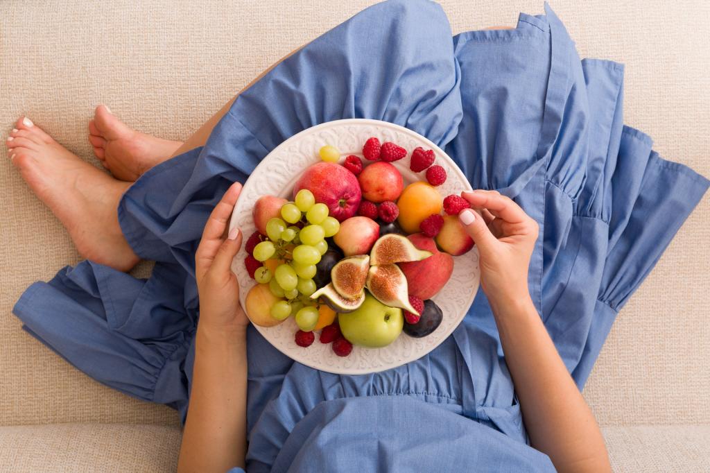 جلوگیری از پیری زودرس در طب سنتی:مصرف میوه