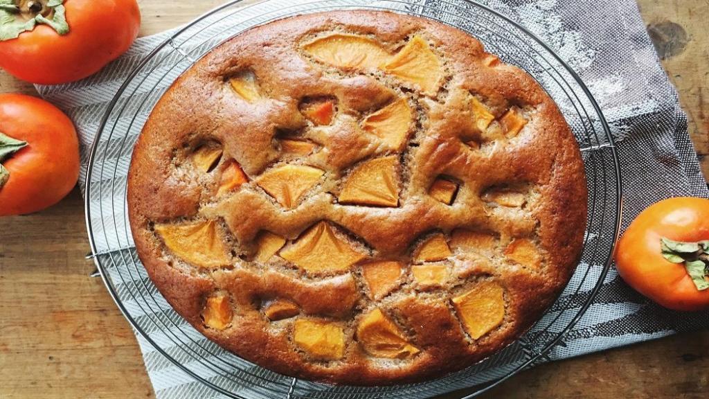 طرز تهیه کیک خرمالو خانگی خوشمزه و مجلسی مرحله به مرحله
