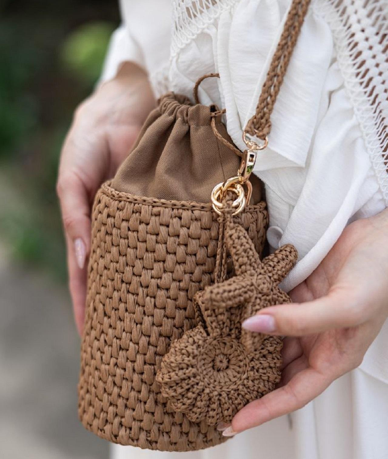 مدل کیف رافیا گرد و شیک بافت&zwnj; دار