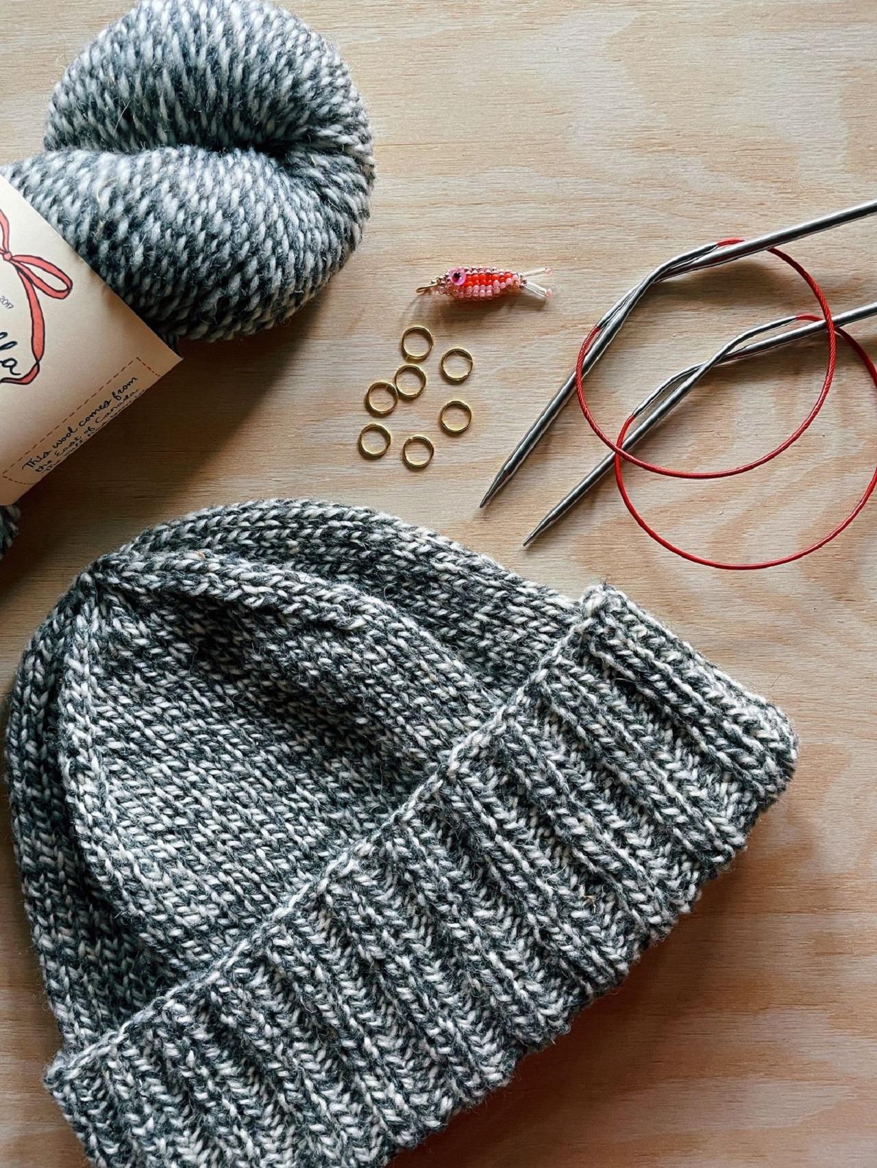 مدل کلاه بافتنی پسرانه ساده و کلاسیک 12