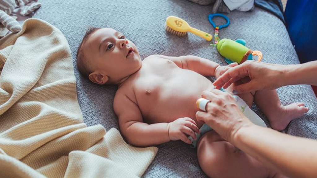 دلایل کار نکردن شکم نوزاد و درمان آن و اولین مدفوع نوزاد