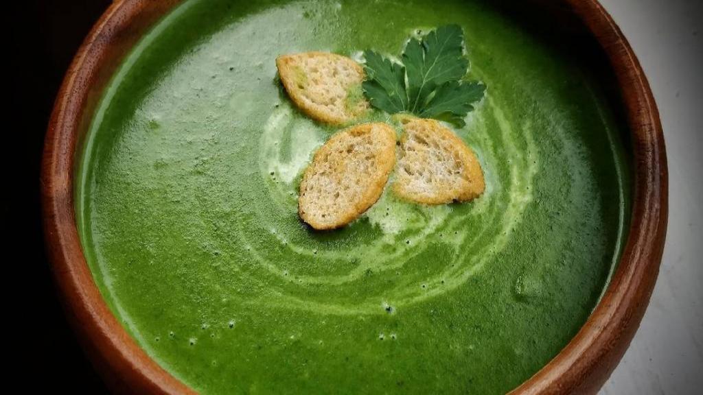 طرز تهیه سوپ اسفناج با شیر ایتالیایی خوشمزه و خاص مجلسی