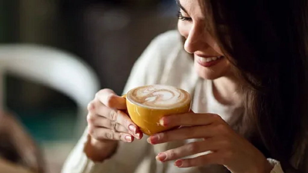 تاثیر کافئین بر کاهش منیزیم در بدن؛ تداخل منیزیم با قهوه و چای