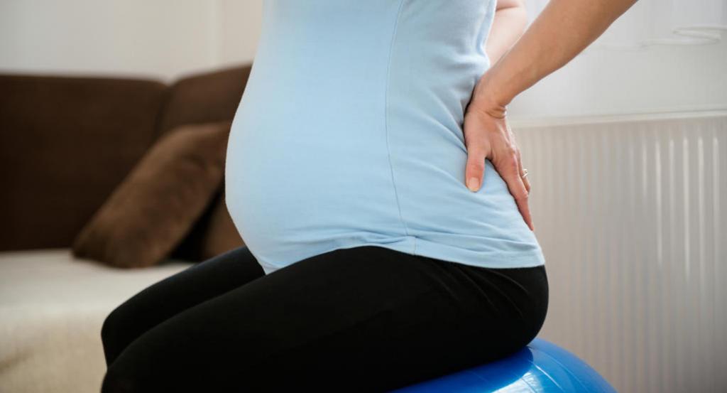 کمردرد از علائم هفته بیست و چهارم بارداری