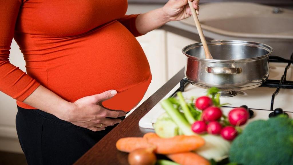 خوردن تربچه در بارداری: خواص، خطرات و نکات مهم قبل از مصرف