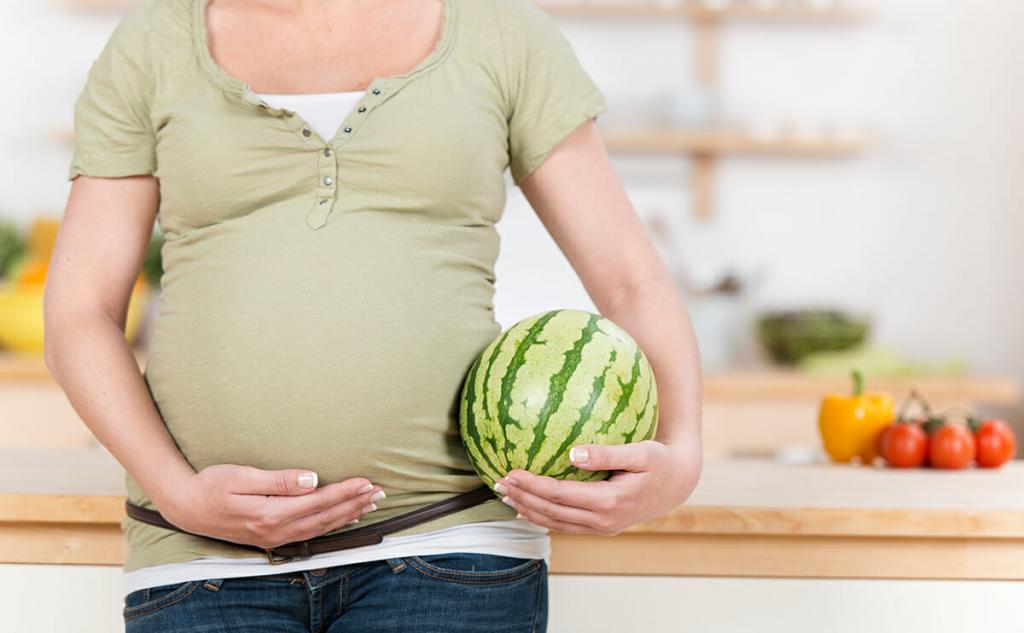 خواص آب هندوانه برای بارداری
