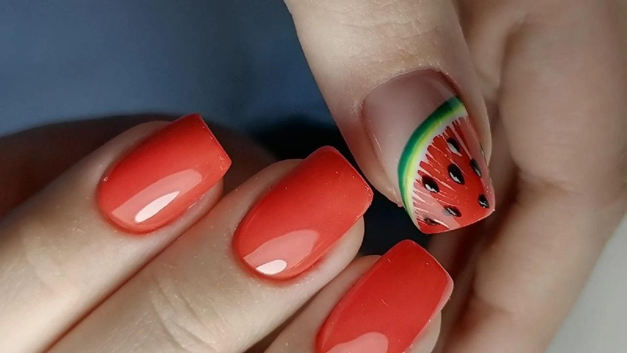 طراحی ناخن یلدایی ساده 2