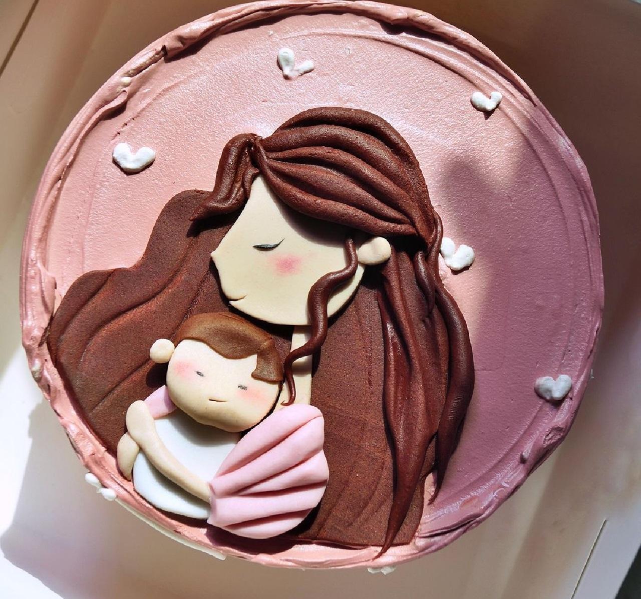 مدل کیک روز مادر لاکچری با فوندانت