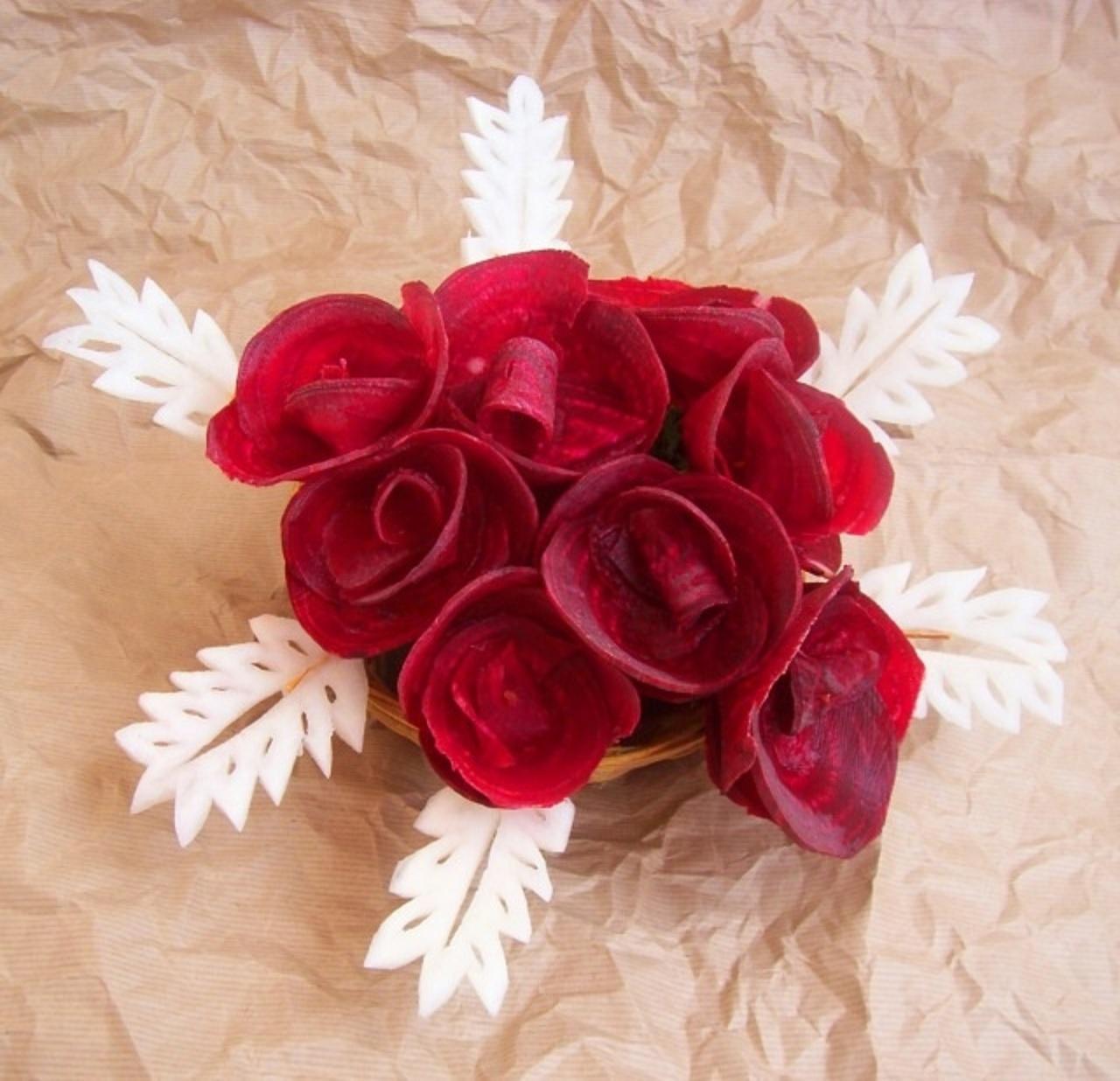 تزیین لبو یلدایی به شکل گل ساده 2