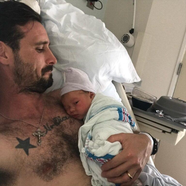 عکس جیمز رانسون و  فرزندش