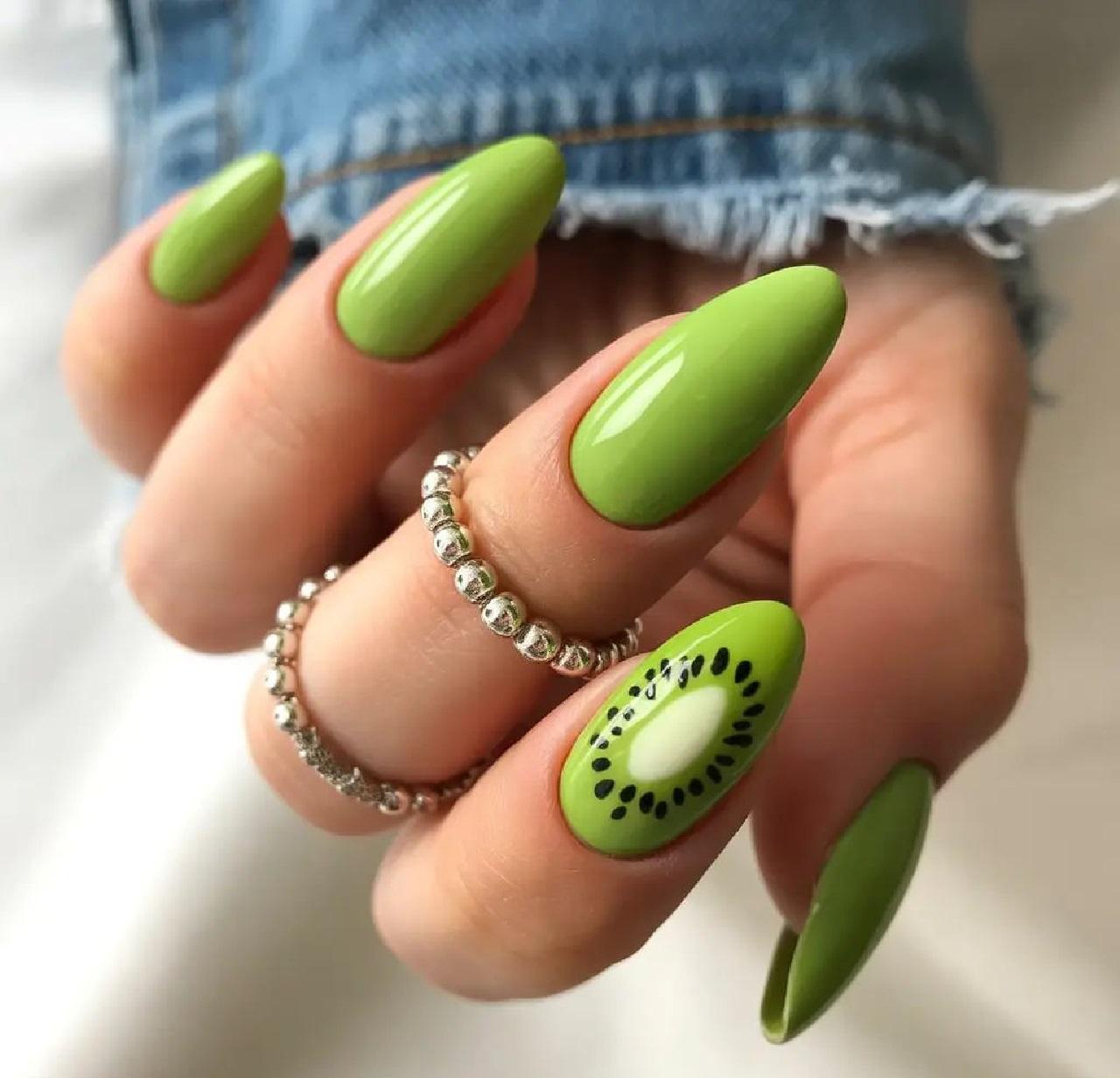 مدل ناخن یلدایی با لاک ژل 1