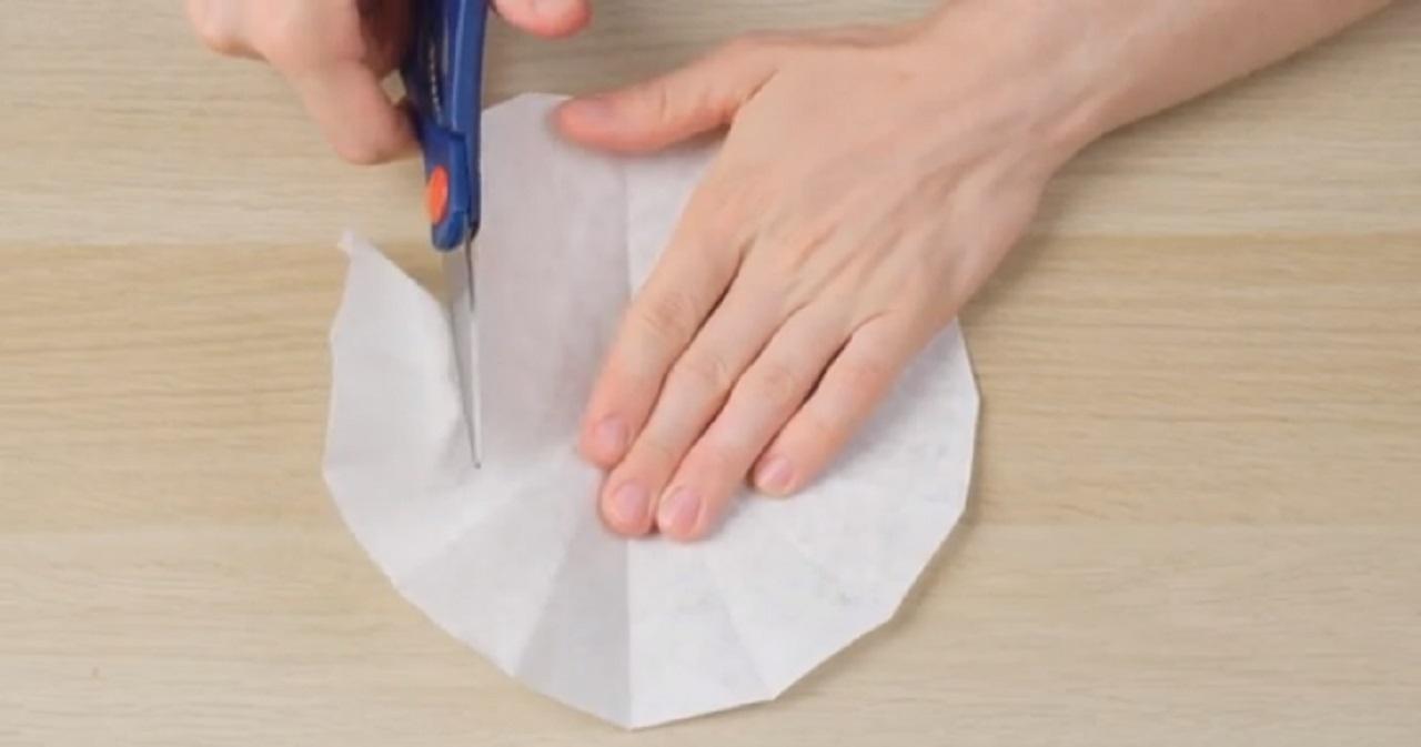 تا زدن فیلتر قهوه برای ساخت تی&zwnj; بگ1