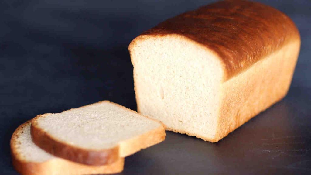 نان حاوی برومات پتاسیم است که عاملی برای افزایش احتمال ابتلا به سرطان به حساب می آید