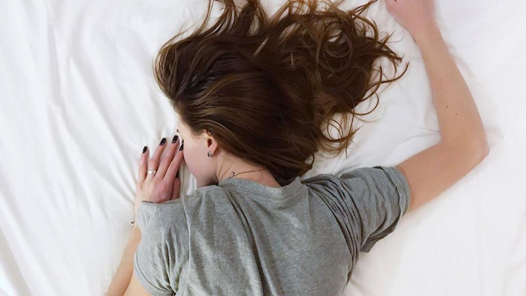 درمان بی خوابی با 15 روش سریع و ساده و بدون دارو