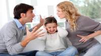 آسیب بی احترامی و بدگویی از همسر جلوی فرزندان + روش ترک آن