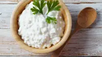 طرز تهیه پنیر کاتیج خانگی با سرکه یا لیمو خوشمزه و ساده