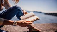 فواید کتاب خواندن چیست؛ 7 تاثیر کتابخوانی و مطالعه بر مغز و روح