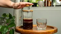 فرنچ پرس چیست؛ کاربردها و طرز تهیه قهوه با فرنچ پرس ساده و سریع