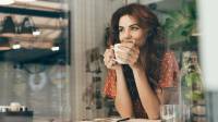 آیا قهوه برای بینایی ضرر دارد؛ ارتباط بین نوشیدن قهوه و آب سیاه چشم