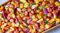طرز تهیه سوسیس سیب زمینی خوشمزه با فلفل دلمه ای به سبک ایتالیایی