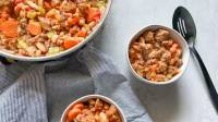 طرز تهیه کسوله فرانسوی خوشمزه با سوسیس، لوبیا و سبزیجات