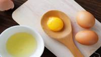 خواص و مضرات زرده تخم مرغ خام و آب پز برای مو، پوست و سلامتی