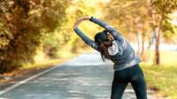 فواید ورزش صبحگاهی؛ آموزش 20 حرکت کششی ساده برای صبح در خانه