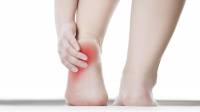 علت درد پاشنه پا چپ و راست؛ درمان درد پاشنه پا با طب سنتی در منزل
