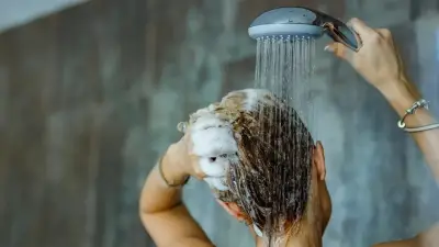 نکات دوش گرفتن در پریودی؛ آیا حمام رفتن در دوران قاعدگی ضرر دارد؟