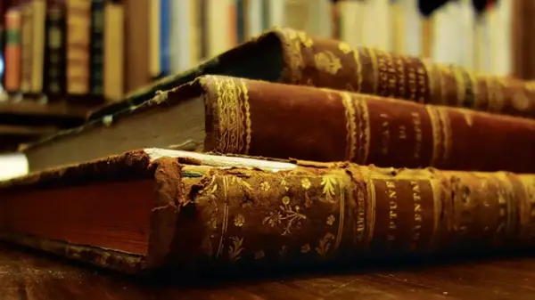 چگونه ارزش کتاب&zwnj; های قدیمی را تشخیص دهیم؟