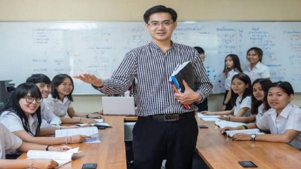 متن درباره روز دانش آموز و حسین فهمیده + متن مجری و سخنرانی 13 آبان