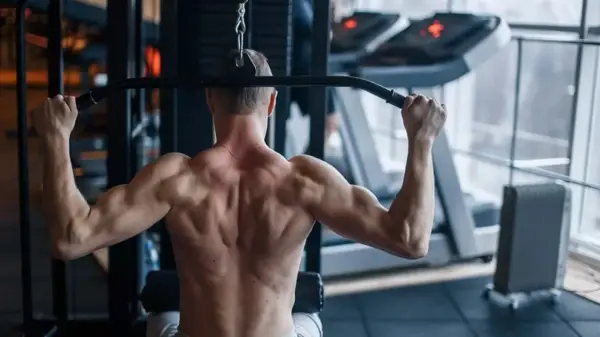 بهترین حرکات و تمرینات سرشانه برای افزایش حجم و قدرت