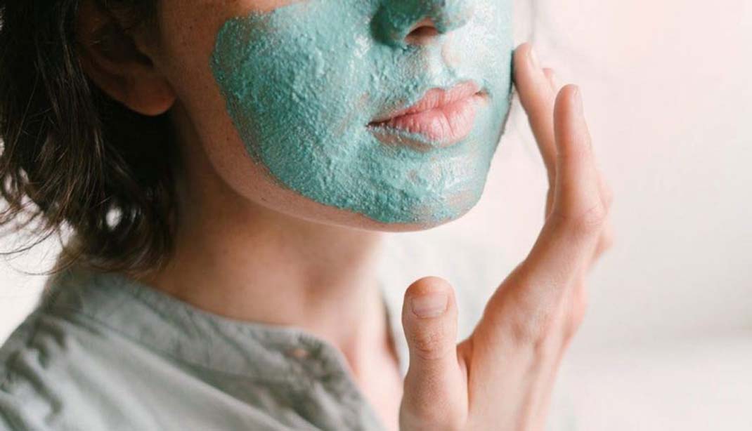 اسکراب خانگی صورت برای پوست چرب