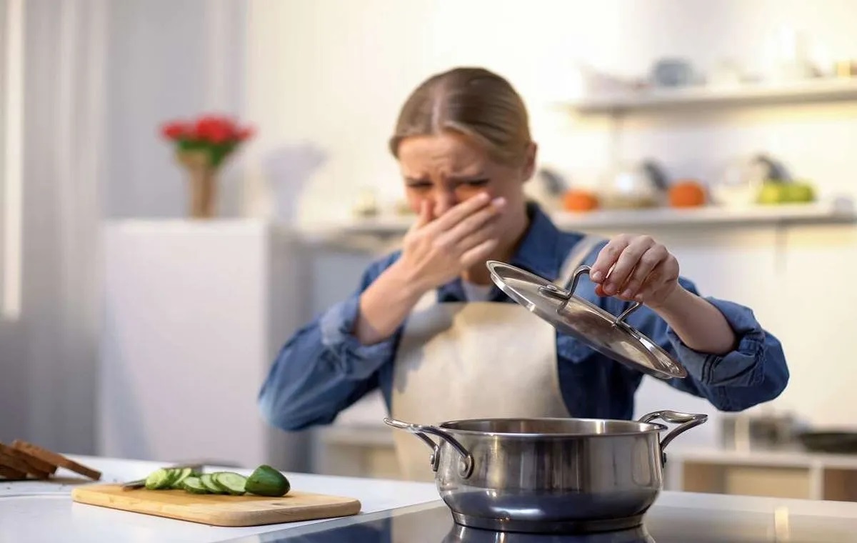 روش از بین بردن بوی دود و سوختگی از پرده و مبل